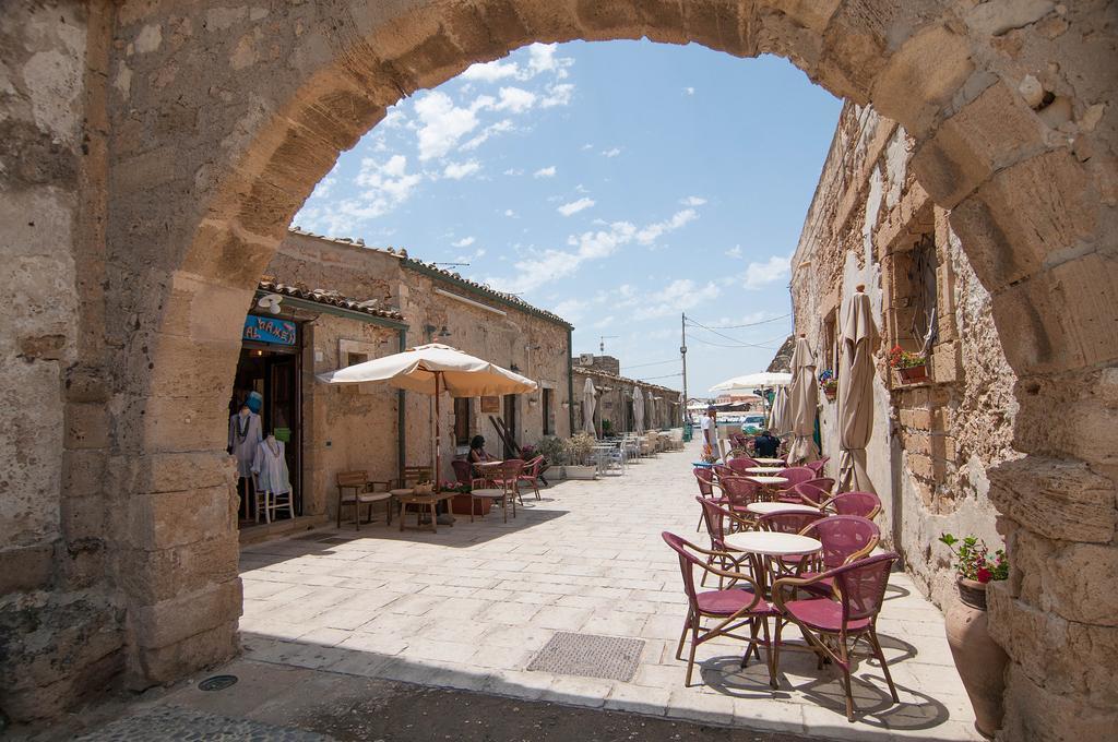 Un Affaccio Sul Borgo Lejlighed Marzamemi Værelse billede
